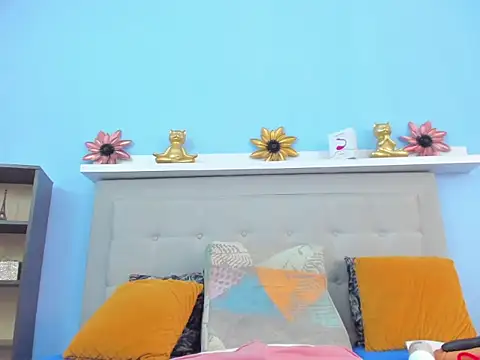 monalind220 online show from February 2026 02:55:02 PM