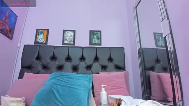 monalind220 online show from February 2026 02:07:01 PM