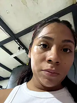 Snapshot of littlebunny31 chatting on December 2025 05:11:01 AM littlebunny31 online show from December 2025 05:11:01 AM