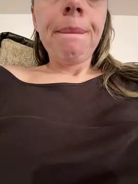 Snapshot of ladywithbigass chatting on March 2025 12:06:02 PM ladywithbigass online show from March 2025 12:06:02 PM