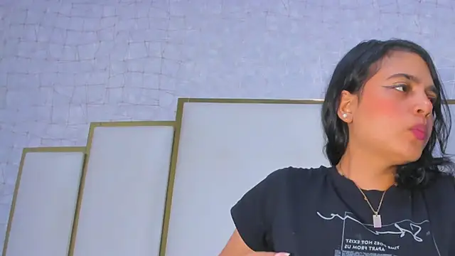 thalia888  online show from December 2025 07:50:01 PM