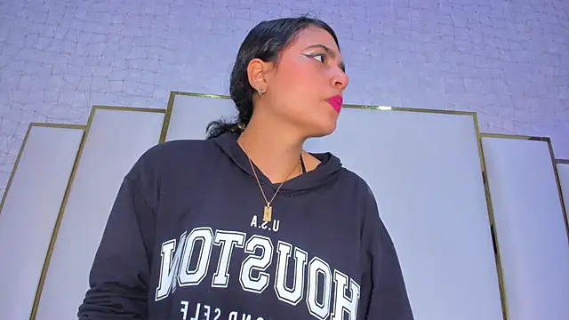 thalia888  online show from November 2025 07:03:01 PM