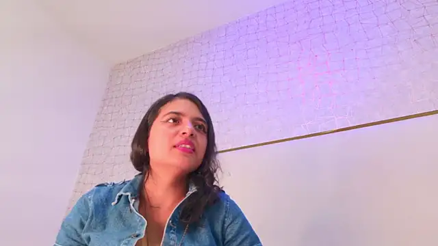 Snapshot of thalia888_ chatting on June 2026 07:08:01 PM thalia888 online show from June 2026 07:08:01 PM