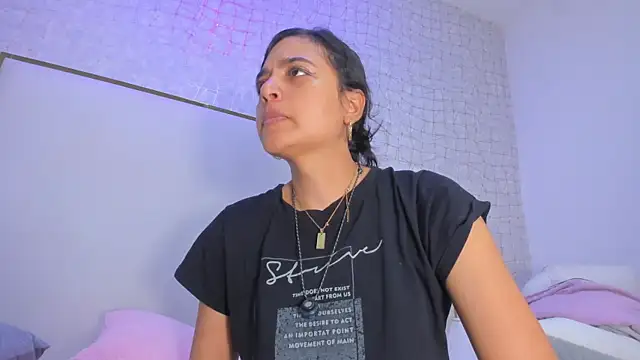 thalia888  online show from February 2026 07:10:01 PM