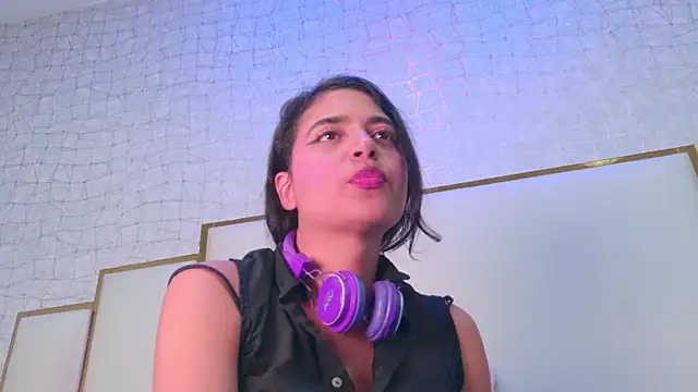 Snapshot of thalia888_ chatting on July 2026 07:03:01 PM thalia888 online show from July 2026 07:03:01 PM