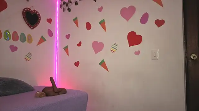 MiaCollinssx online show from April 2026 05:15:02 PM