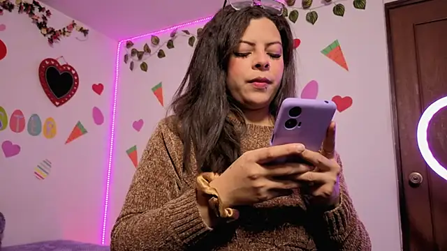 MiaCollinssx online show from April 2026 01:36:01 PM