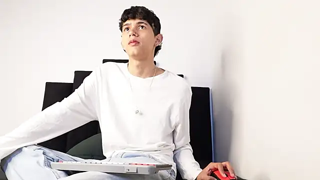 alexmark  online show from October 2025 01:43:02 PM