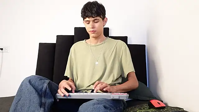 alexmark  online show from October 2025 01:21:02 PM