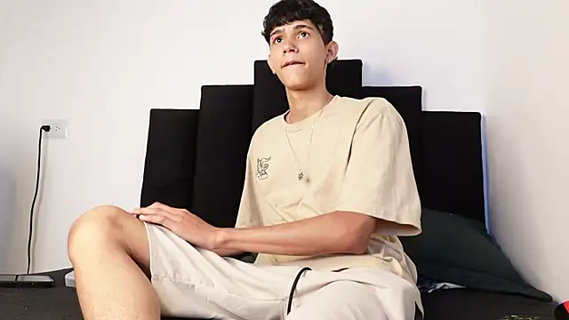 alexmark  online show from October 2025 05:43:01 PM