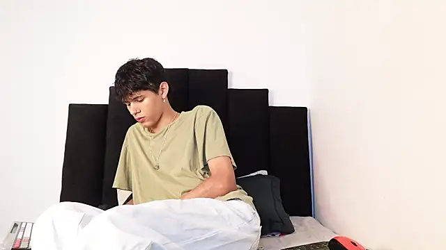 alexmark  online show from October 2025 02:14:02 PM