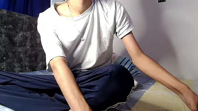 Snapshot of alexmark_ chatting on April 2026 05:14:01 PM alexmark online show from April 2026 05:14:01 PM