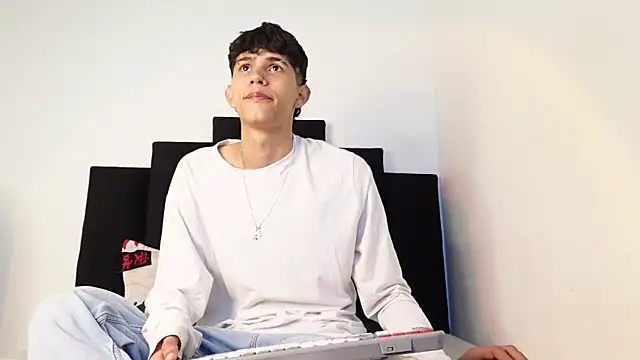 alexmark  online show from November 2025 01:37:02 PM