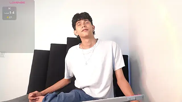 alexmark  online show from December 2025 07:13:01 PM