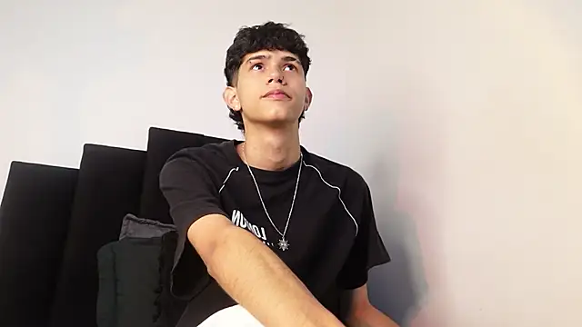 alexmark  online show from November 2025 01:33:01 PM