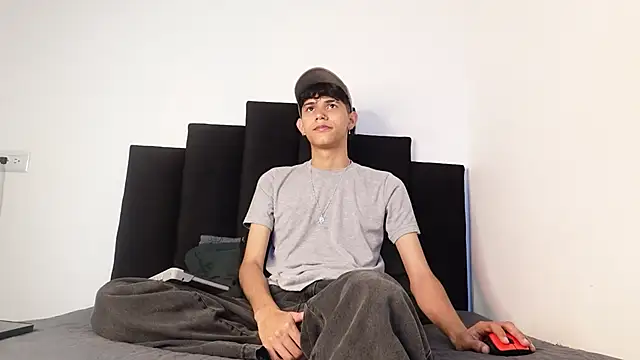 alexmark  online show from November 2025 01:44:02 PM