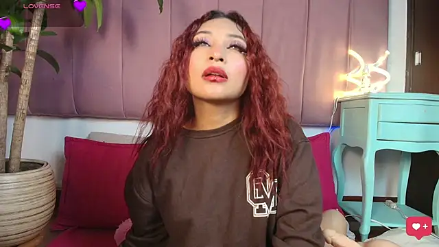 Naiaa Cruz online show from February 2026 07:11:01 PM