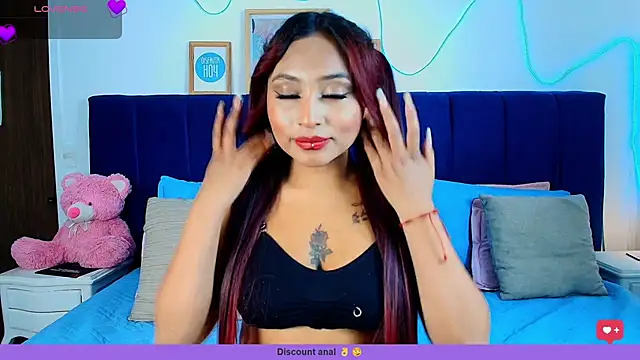 Naiaa Cruz online show from April 2026 07:48:02 PM