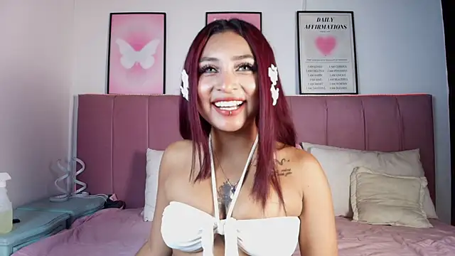 Naiaa Cruz online show from March 2026 08:00:02 PM