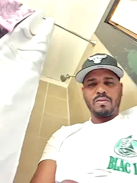 Danypeluche online show from October 2025 07:38:02 PM