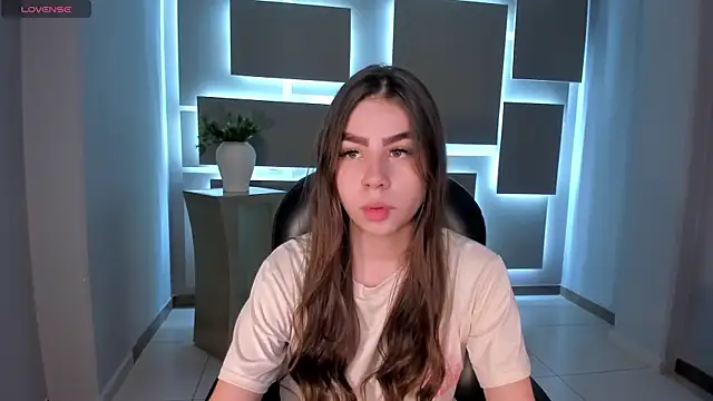 Snapshot of TiffannySins chatting on November 2025 03:32:01 AM TiffannySins online show from November 2025 03:32:01 AM