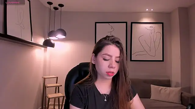 Snapshot of TiffannySins chatting on October 2025 04:22:02 AM TiffannySins online show from October 2025 04:22:02 AM