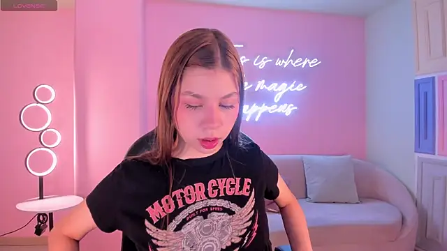 TiffannySins online show from January 2026 03:43:01 AM