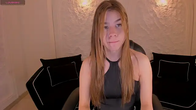 Snapshot of TiffannySins chatting on November 2025 03:28:02 AM TiffannySins online show from November 2025 03:28:02 AM