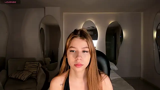 TiffannySins online show from April 2026 05:14:02 PM