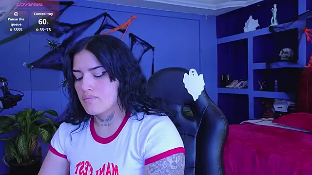 Snapshot of sari_belle chatting on November 2025 08:14:01 PM sari belle online show from November 2025 08:14:01 PM