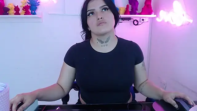 sari belle online show from February 2026 09:03:01 PM