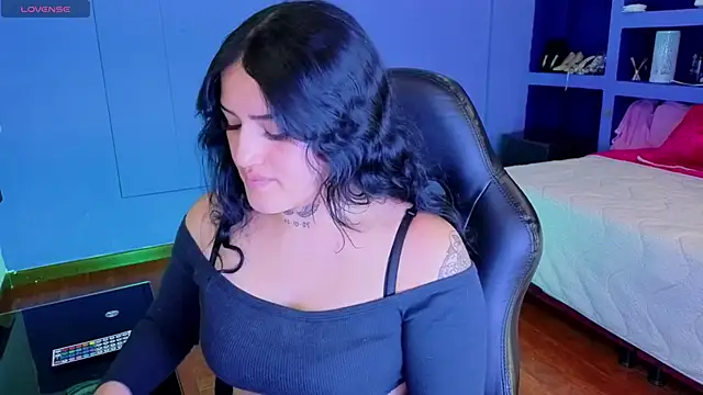 Snapshot of sari_belle chatting on November 2025 08:24:01 PM sari belle online show from November 2025 08:24:01 PM