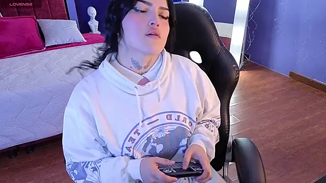 Snapshot of sari_belle chatting on November 2025 08:20:02 PM sari belle online show from November 2025 08:20:02 PM