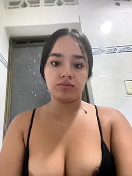 Snapshot of Luciaparker03 chatting on November 2025 03:55:02 PM Luciaparker03 online show from November 2025 03:55:02 PM