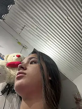 Luciaparker03 online show from April 2026 12:20:01 PM