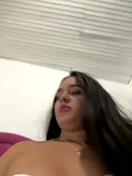 Snapshot of Luciaparker03 chatting on November 2025 04:05:02 AM Luciaparker03 online show from November 2025 04:05:02 AM