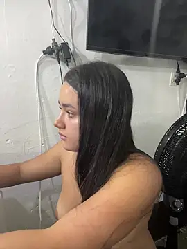 Luciaparker03 online show from May 2026 02:12:01 PM