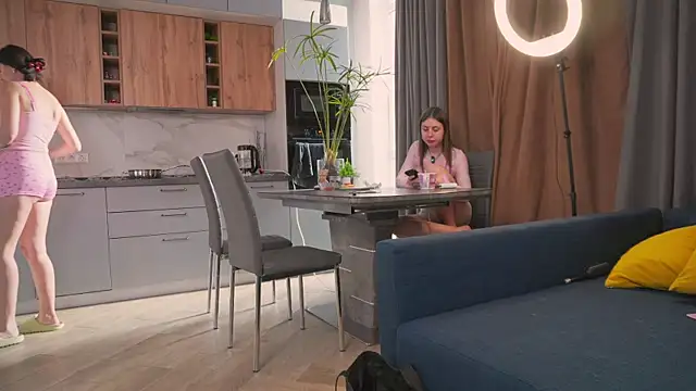 Anny Molly online show from November 2025 06:18:02 AM