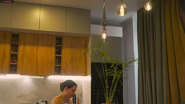 Anny Molly online show from November 2025 06:06:02 AM