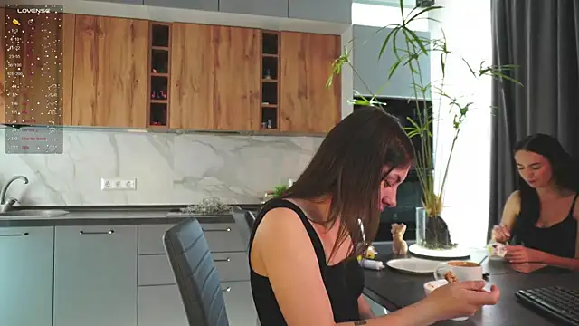 Anny Molly online show from November 2025 06:12:01 AM