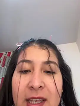 Snapshot of evelyn_1702 chatting on October 2025 08:32:02 PM evelyn 1702 online show from October 2025 08:32:02 PM