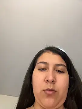 Snapshot of evelyn_1702 chatting on June 2026 10:53:02 PM evelyn 1702 online show from June 2026 10:53:02 PM