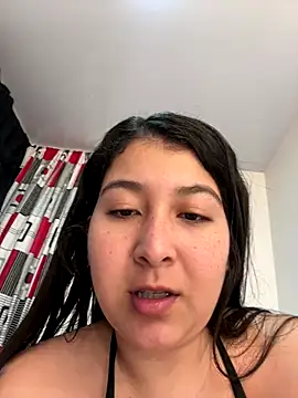 Snapshot of evelyn_1702 chatting on October 2025 09:58:02 PM evelyn 1702 online show from October 2025 09:58:02 PM