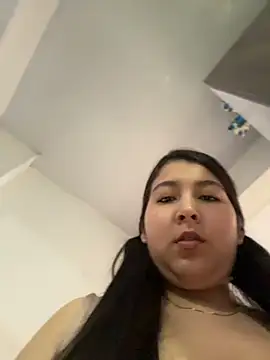 evelyn 1702 online show from June 2026 06:35:02 PM