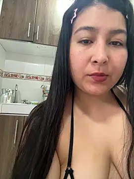 Snapshot of evelyn_1702 chatting on October 2025 08:00:01 PM evelyn 1702 online show from October 2025 08:00:01 PM