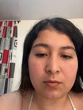 Snapshot of evelyn_1702 chatting on November 2025 10:43:02 PM evelyn 1702 online show from November 2025 10:43:02 PM