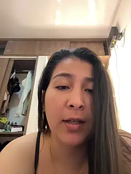 Snapshot of evelyn_1702 chatting on April 2026 10:22:01 PM evelyn 1702 online show from April 2026 10:22:01 PM