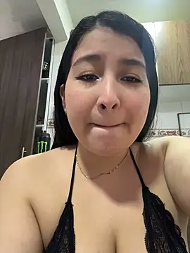 Snapshot of evelyn_1702 chatting on June 2026 08:07:02 PM evelyn 1702 online show from June 2026 08:07:02 PM