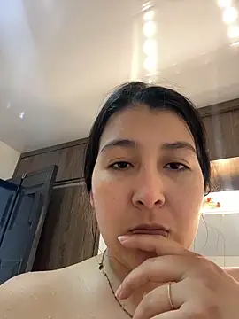 evelyn 1702 online show from July 2026 07:42:02 PM