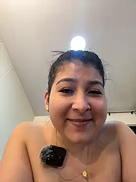 evelyn 1702 online show from February 2026 10:07:01 PM